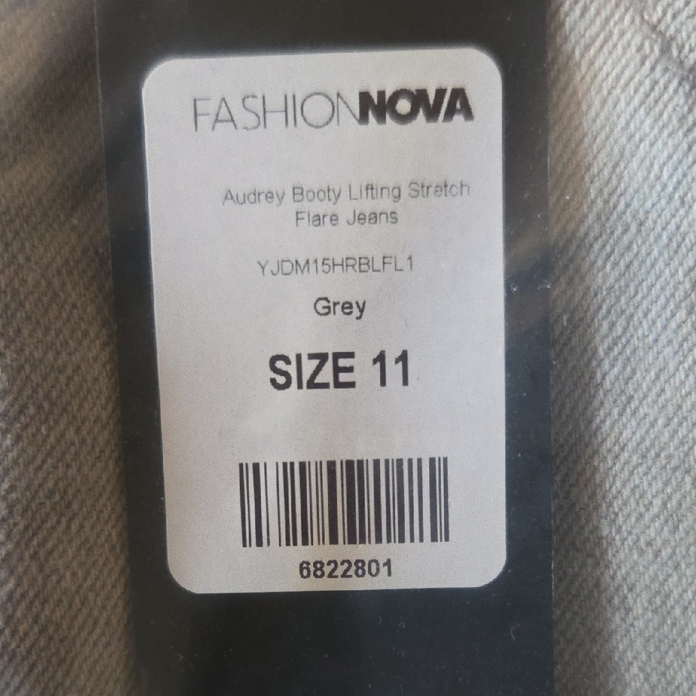 Fashion Nova Gray Flare Jeans - Picture 3 of 6